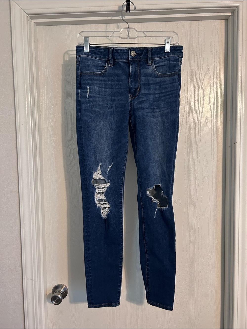 American Eagle Outfitters | Dark Blue Distressed Skinny Jeans | Size 8